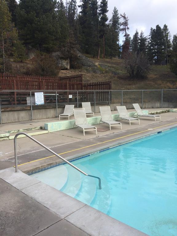 Lolo Hot Springs Otel Dış mekan fotoğraf