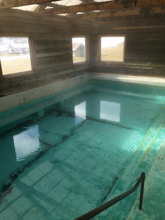 Lolo Hot Springs Otel Dış mekan fotoğraf